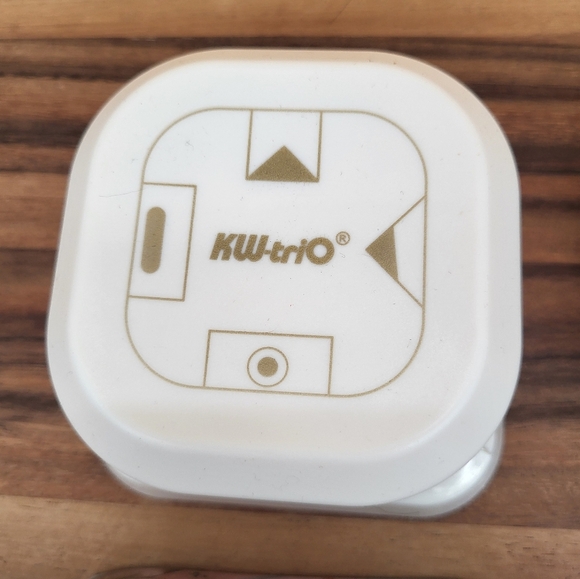 Scrapbooking Tools: 4-way Corner Punch, 7/8 Circle Punch & Mini Stapler - Picture 4 of 4